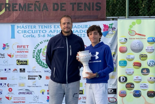 Álvaro Sánchez campeón del I Máster de Tenis de Ext...